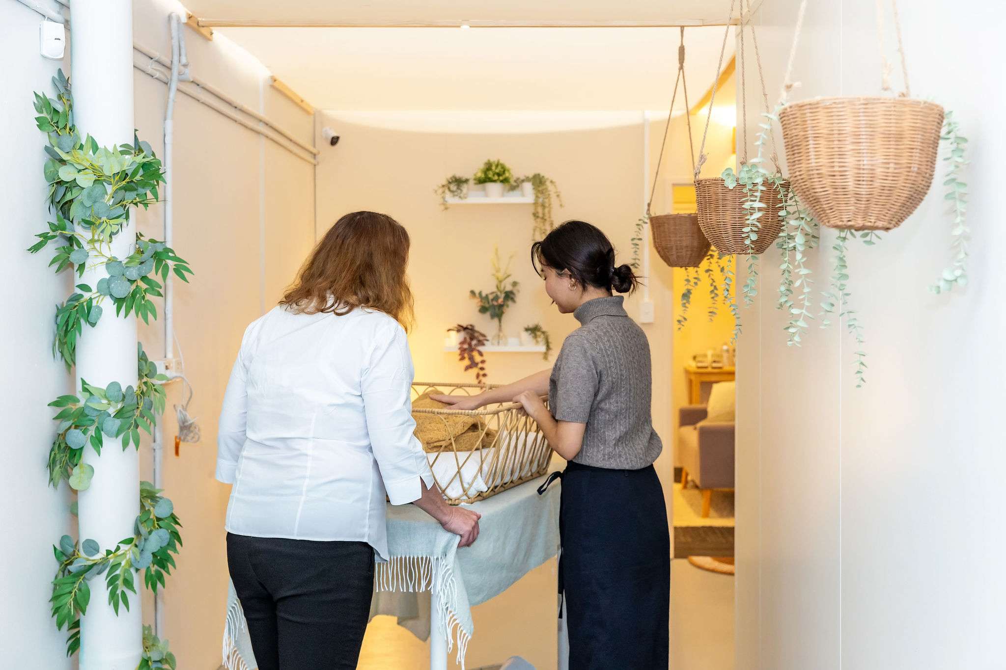 evermore staff helping a customer with their pet